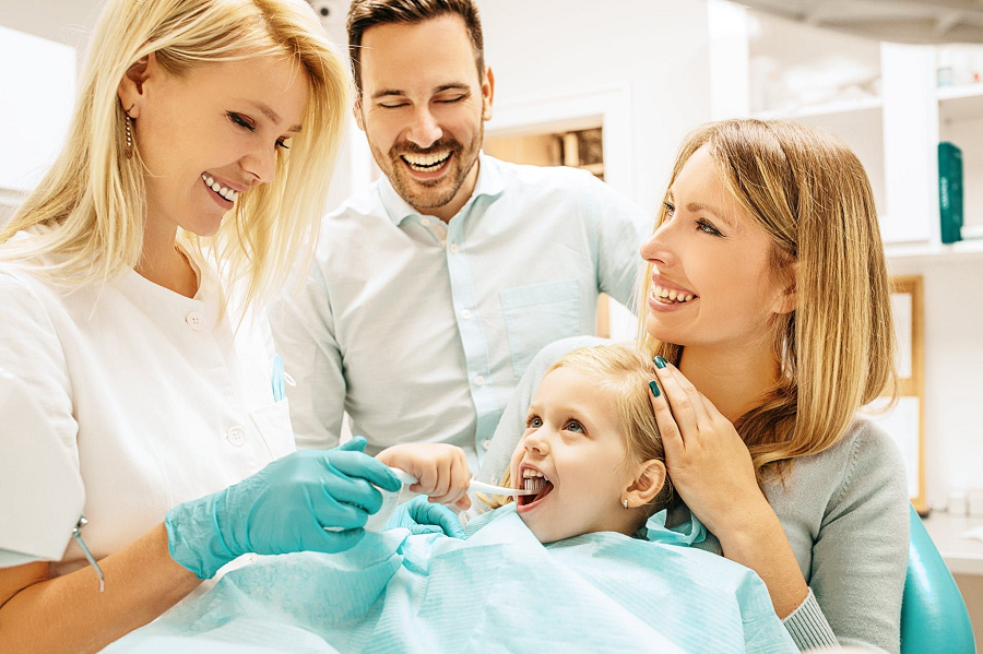 How your Family Can Benefit from Seeing a Family Dentist